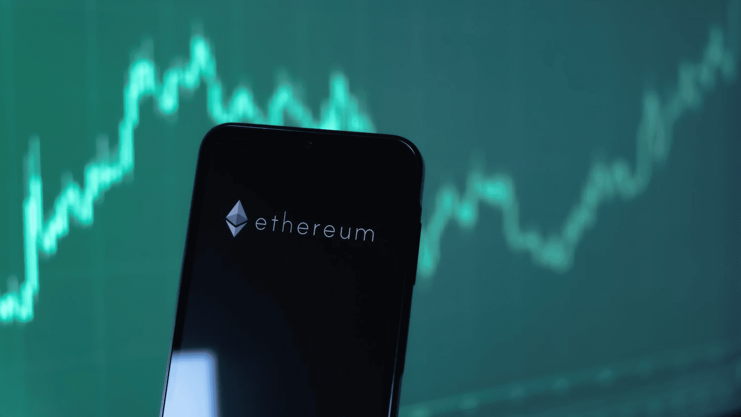 Ethereum Faces Rising Risk of Losing Second Place as USDT Growth Accelerates